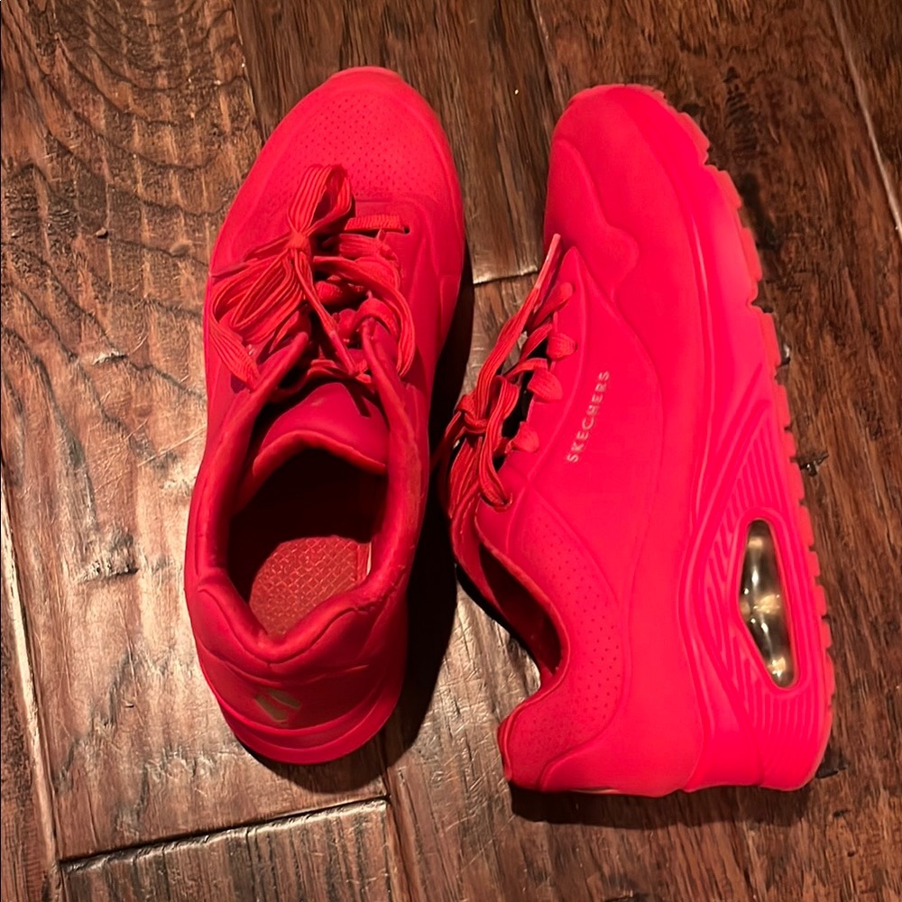 Uno-Stand on Air Skechers-Red